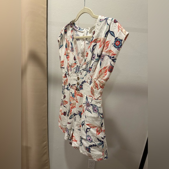 Row A Pants - Floral romper with zipper